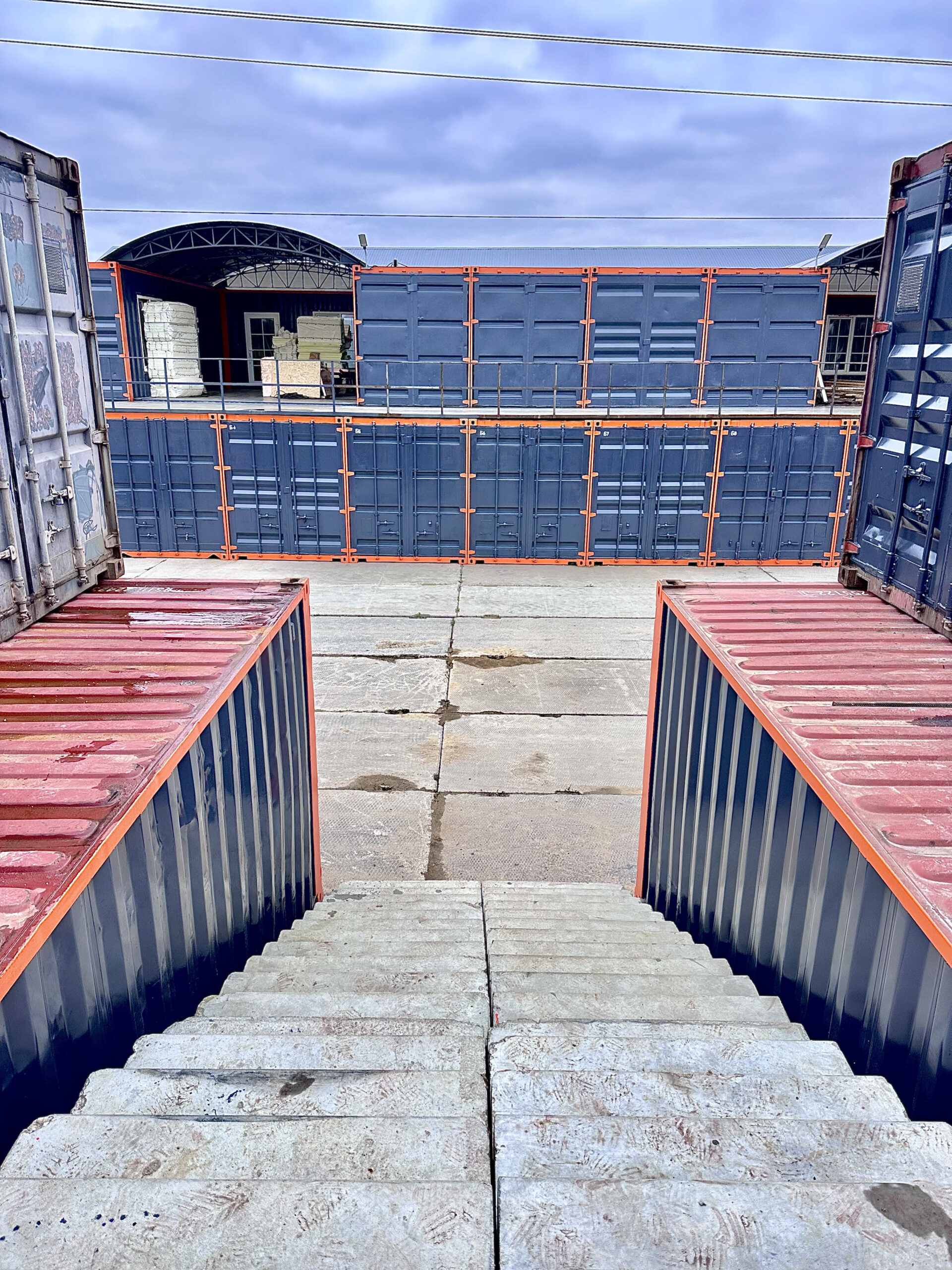 Аренда контейнера 20 футов под склад — второй этаж